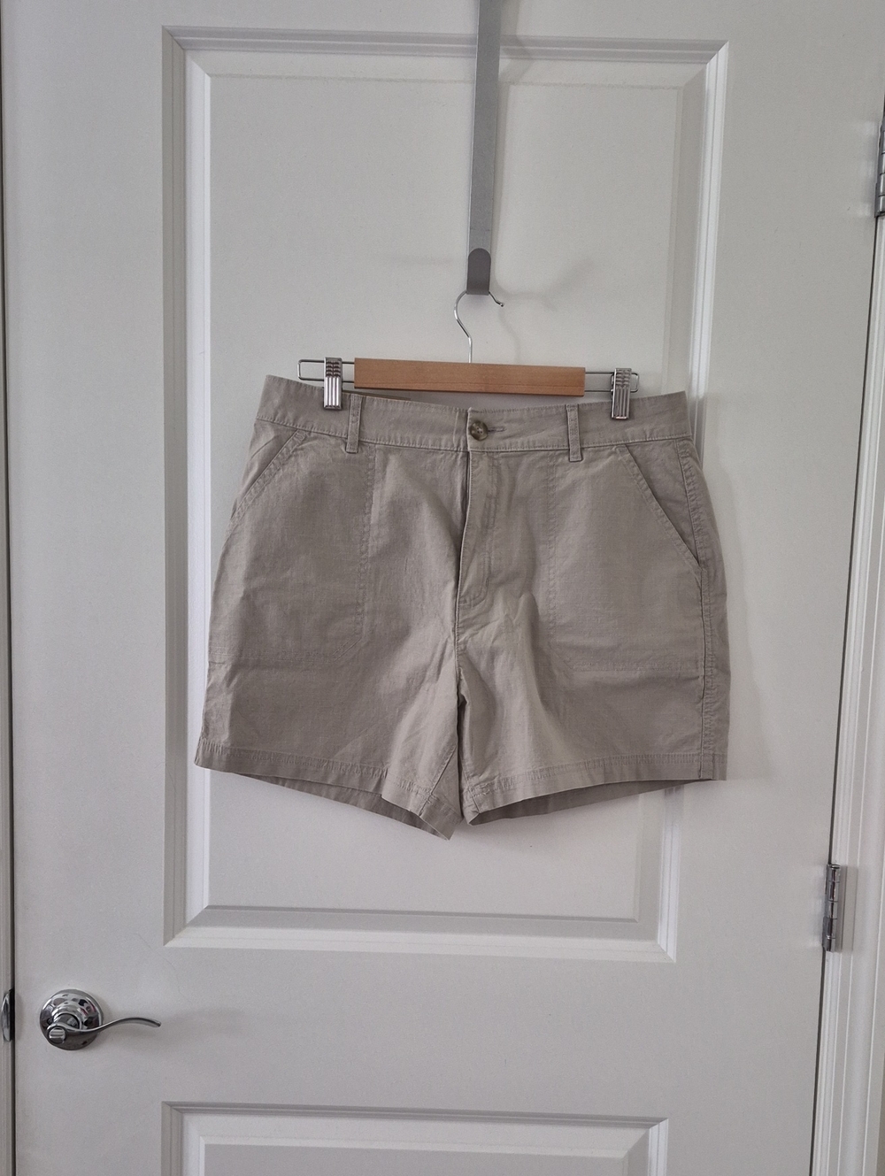 Eddie Bauer Beige Ripstop Cargo Shorts